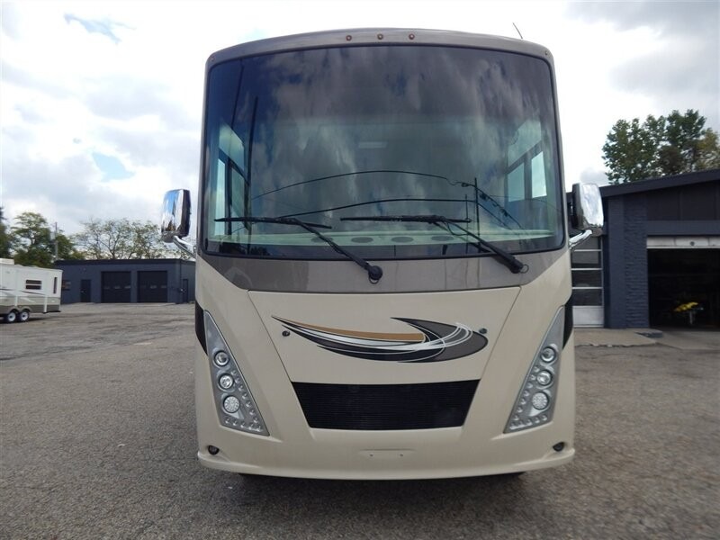 2019 Thor Windsport 29M Tan 6.8 Liter V10